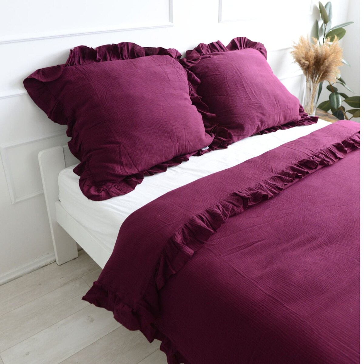 Pościel muślinowa z falbanką bordowa 180x200 + 2x50x60