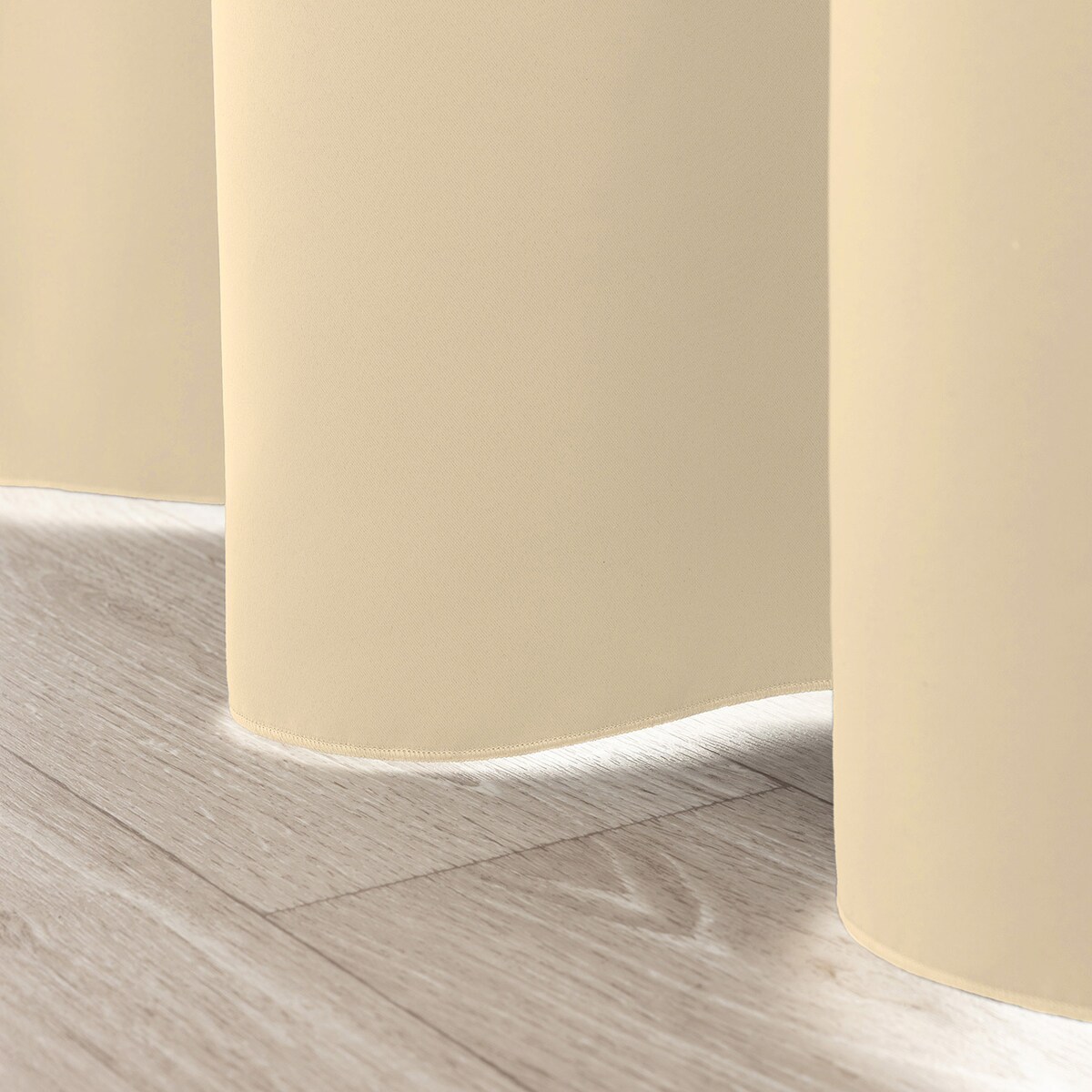 Zasłona zaciemniająca na taśmie marszczącej jasny beż 140 x 280 cm 1 szt. 140x280 beżowy