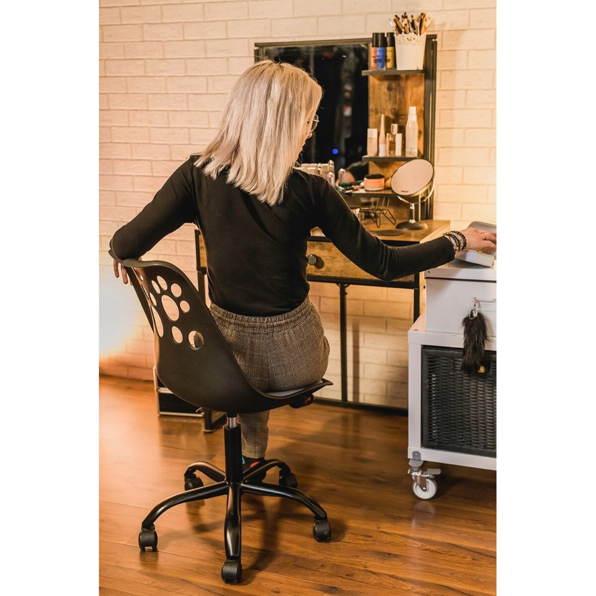 Krzesło plastikowe obrotowe biurowe JOY czarno-szare