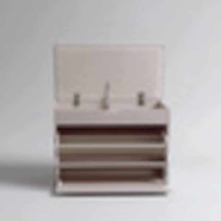 Szafka na buty z siedziskiem i wysuwanymi półkami VAULT, 57 x 30 x 53 cm