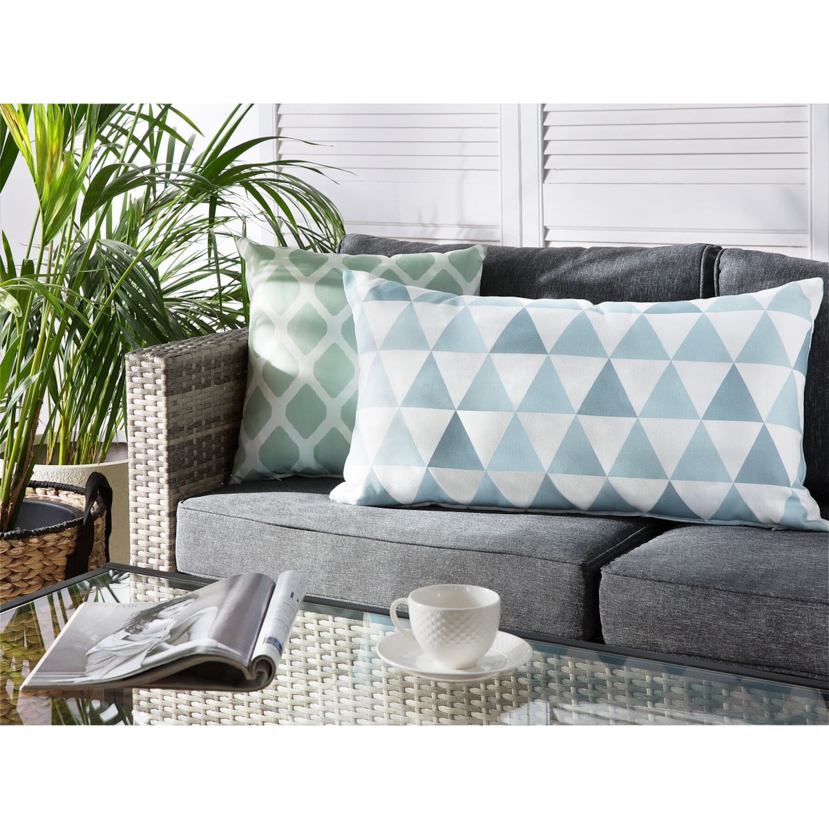 2 poduszki ogrodowe w trójkąty 40 x 70 cm niebiesko-białe TRIFOS