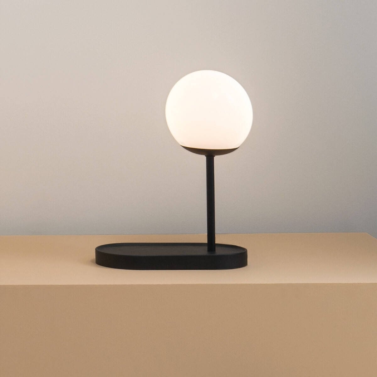 Lampka na biurko COLORS, ładowana na USB