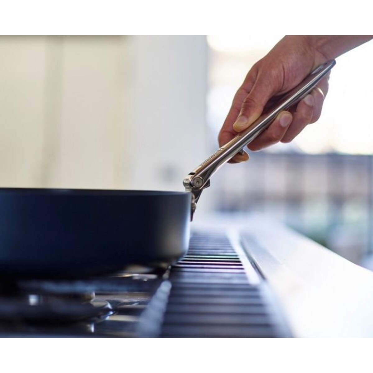 Patelnia ze składanym uchwytem (24 cm) Space Joseph Joseph