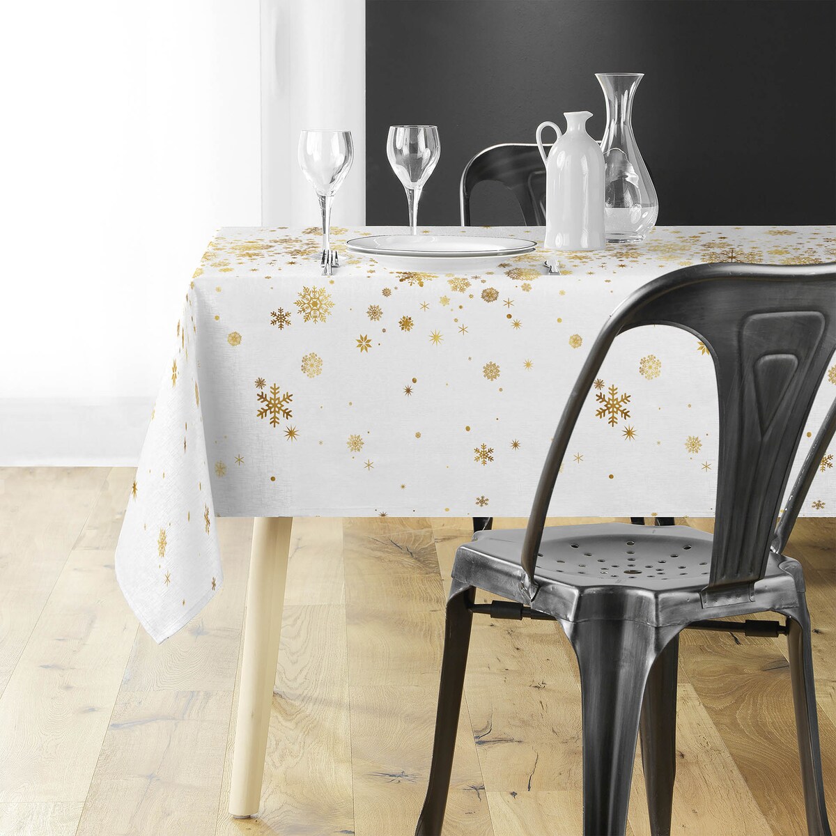 Obrus ze złotymi płatkami śniegu, CONSTELLATION