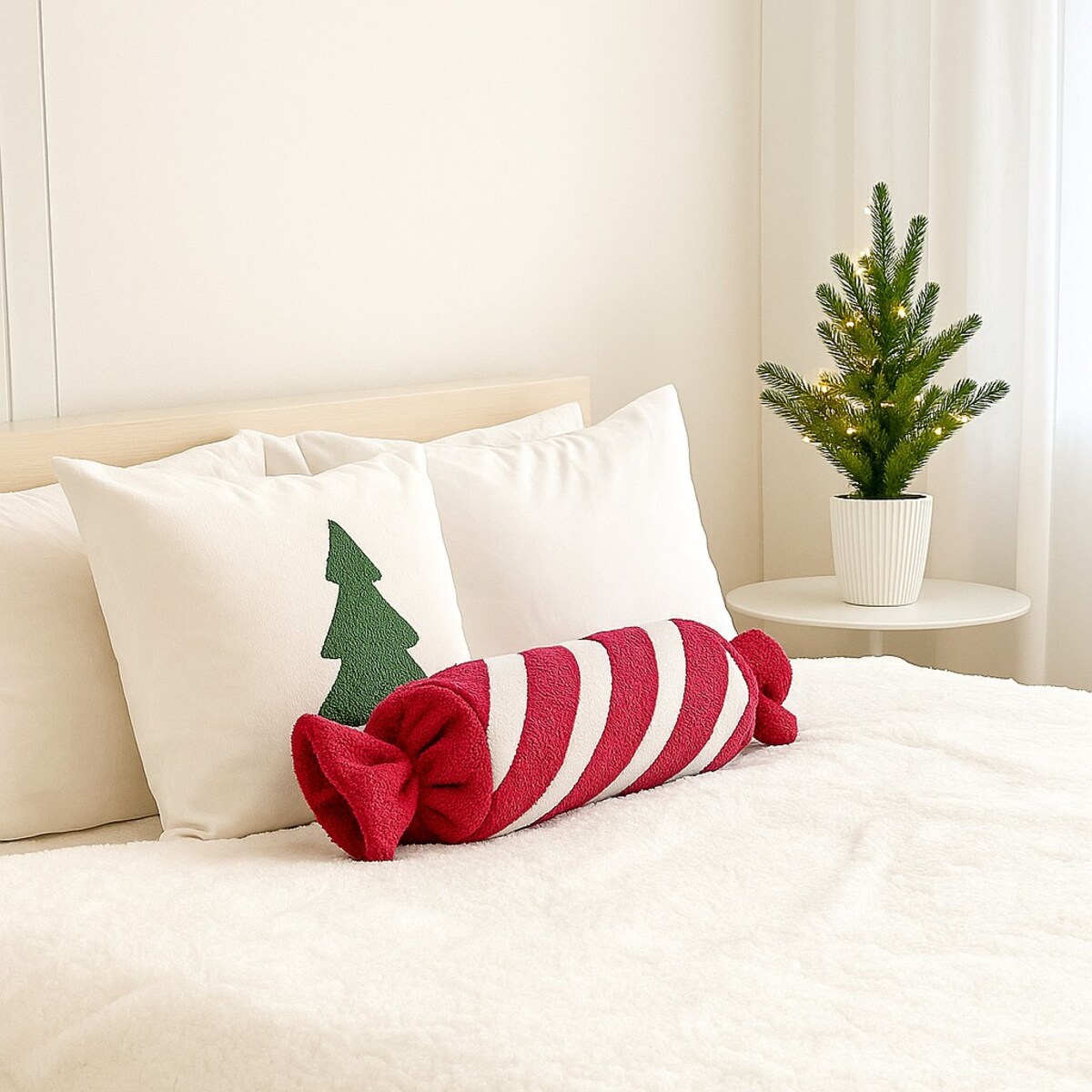 Poduszka świąteczna LUCIEN, cukierek, 54 cm