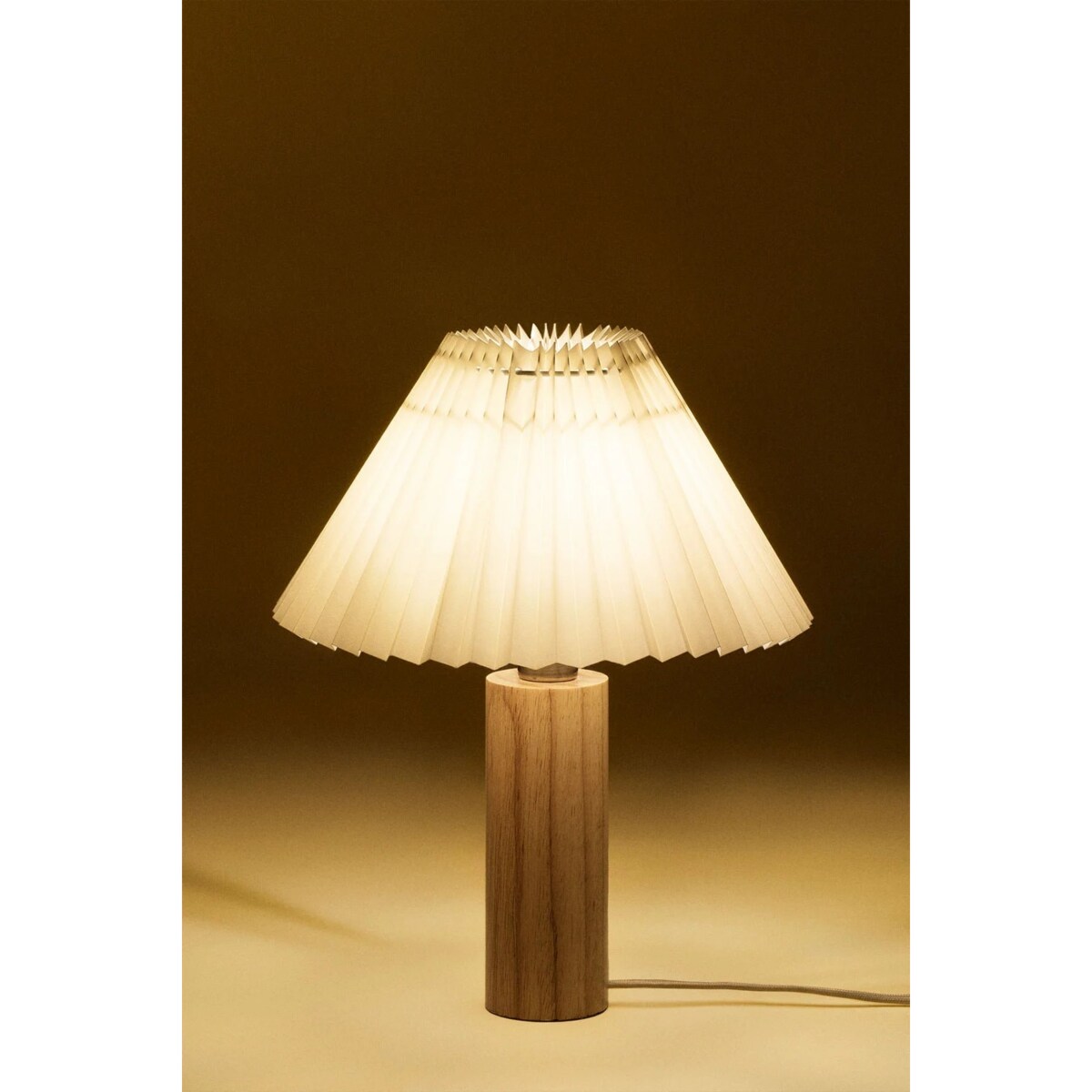 Lampa stołowa z drewna kauczukowego Plisse 37 cm