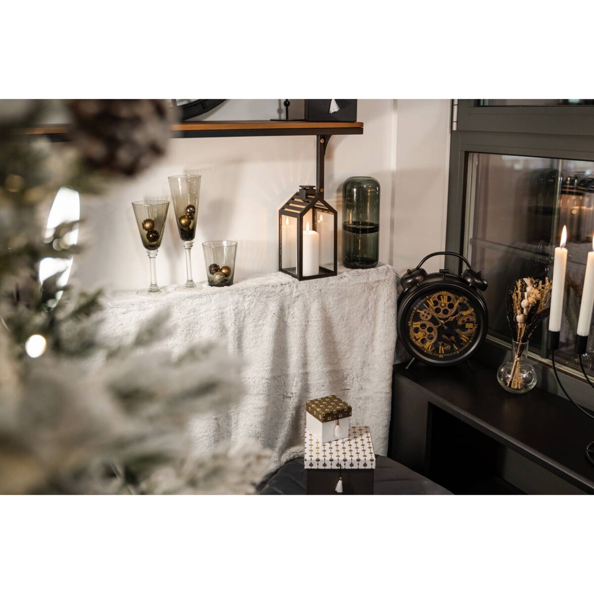 Zegarek z widocznym mechanizmem, cichy