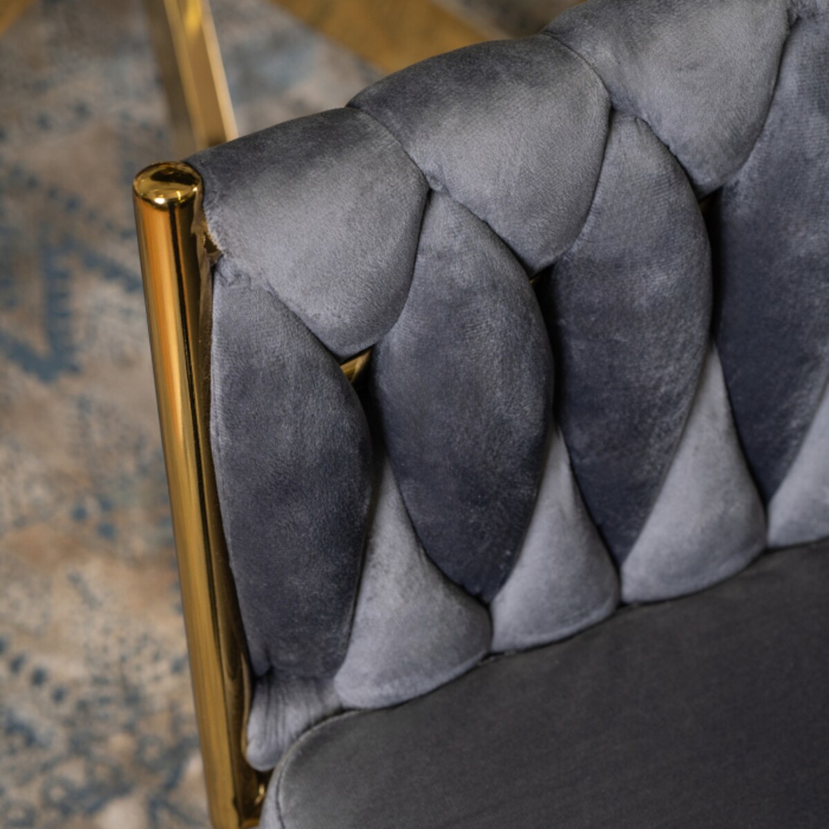 Krzesło Tapicerowane do Salonu CAPRI Szare Welur do Toaletki