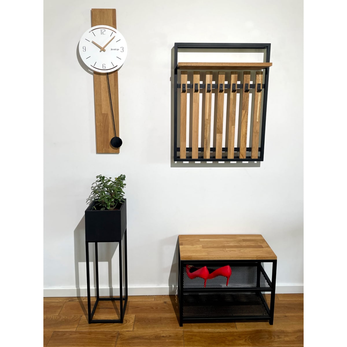 Drewniany zegar ścienny z wahadłem Naturale biały