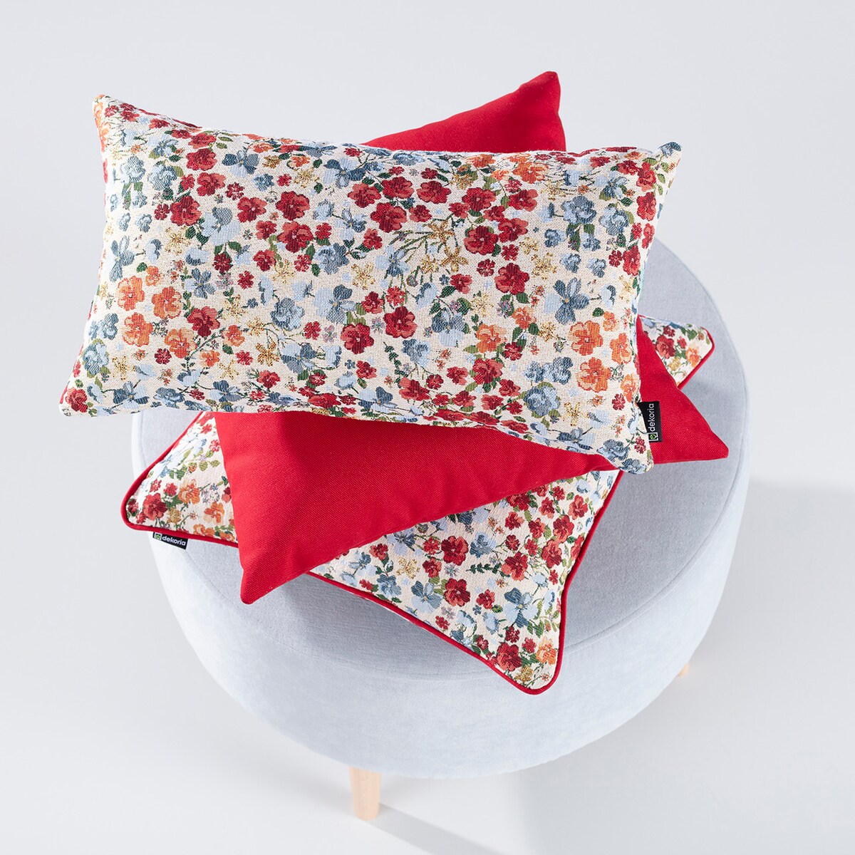 Zestaw poduszek do salonu Red Popy Flower, 43x43/45x45/47x28 cm