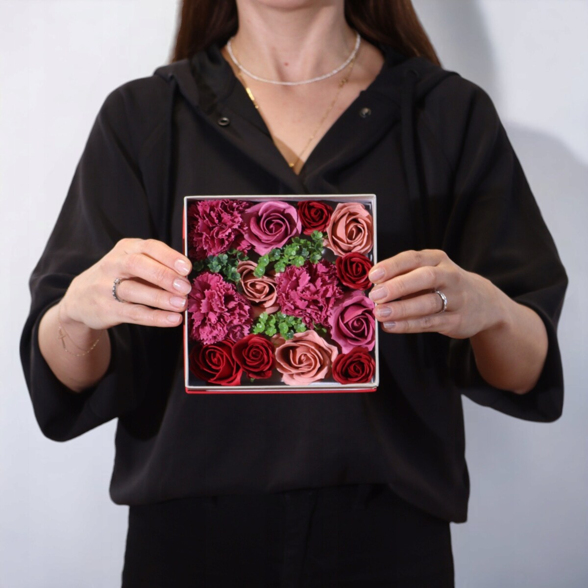 Mydlany Bukiet Kwiatowy BOX pudełko Z KWIATAMI NA PREZENT WALENTYNKI kobiet