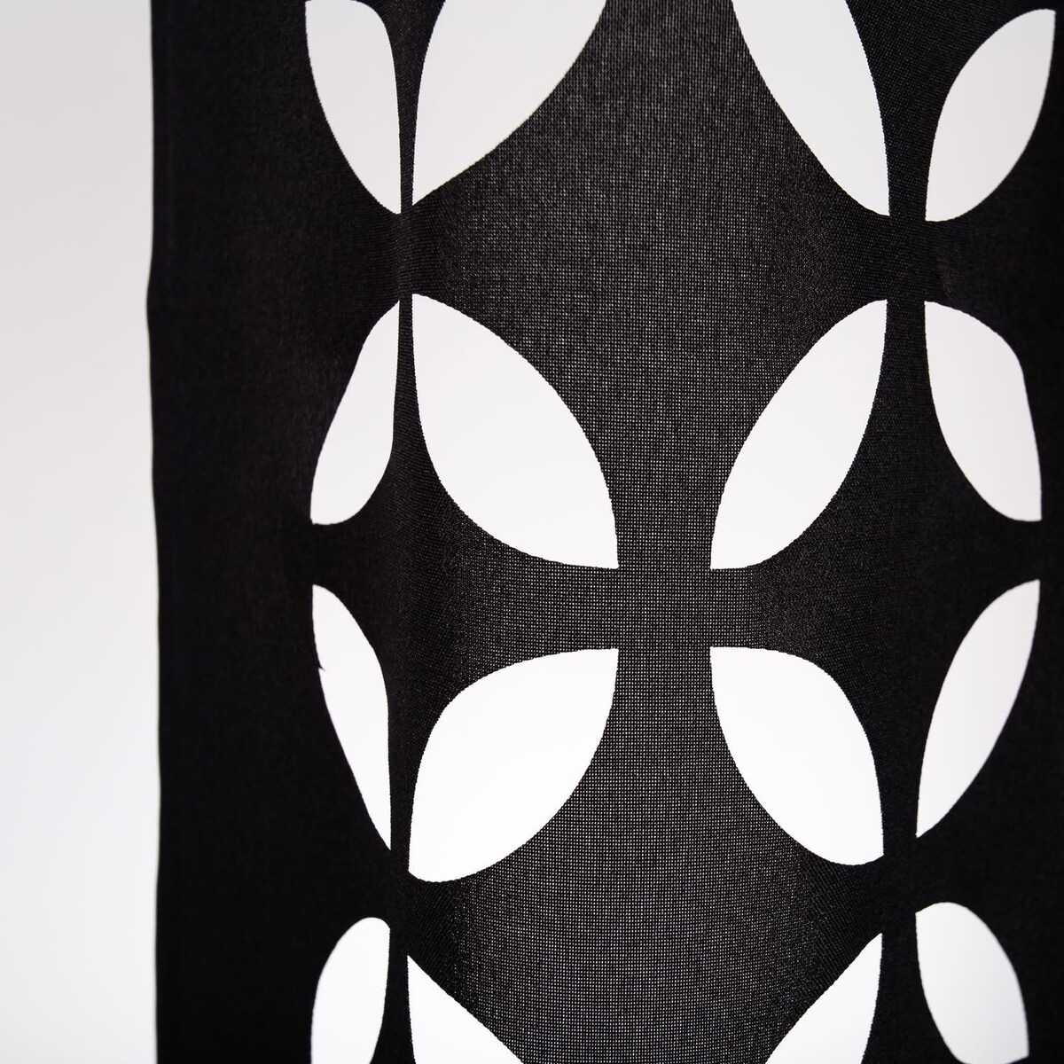 Zasłona "4leaves" wycinana laserowo 140x250 cm na przelotki