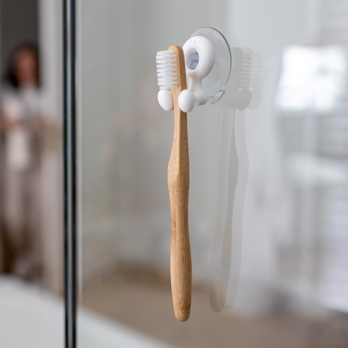 Uchwyt na szczoteczki TOMMY, mocowany na przyssawkę, KOZIOL