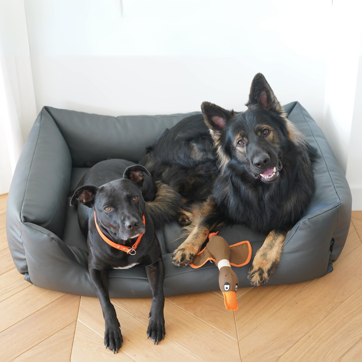 Legowisko dla psa z ekoskóry MARIO, 140x110 cm, Grafit