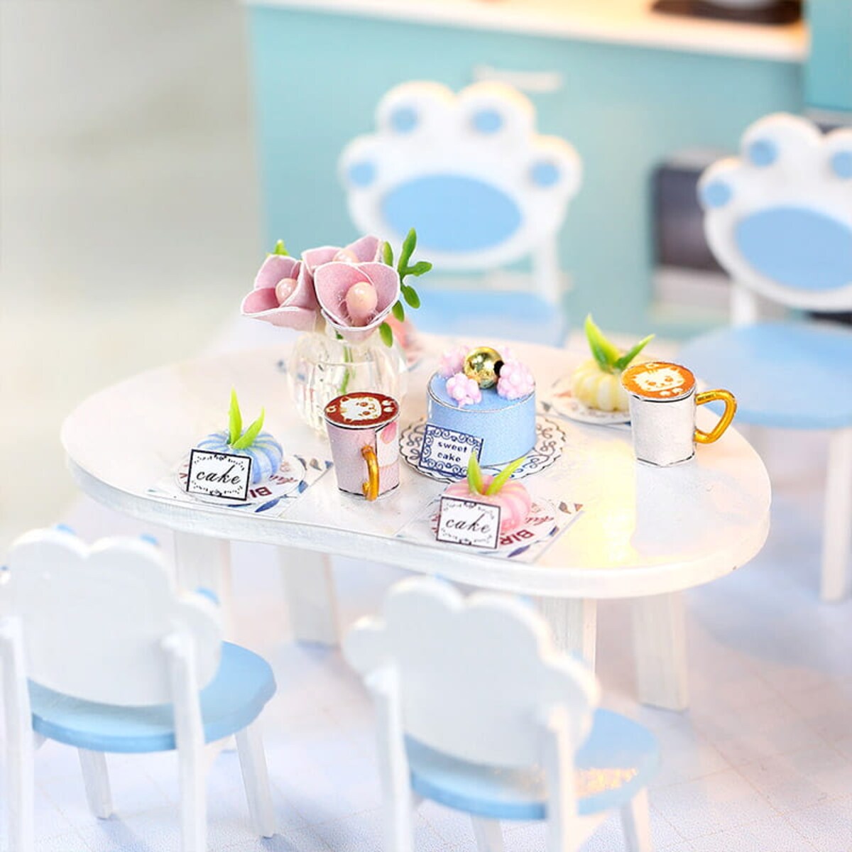 Miniaturowy domek - Błękitne niebo