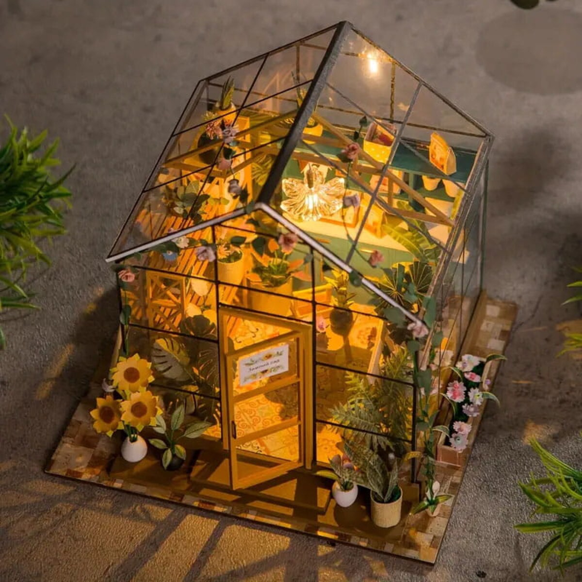 Miniaturowy domek - Kolorowa szklarnia