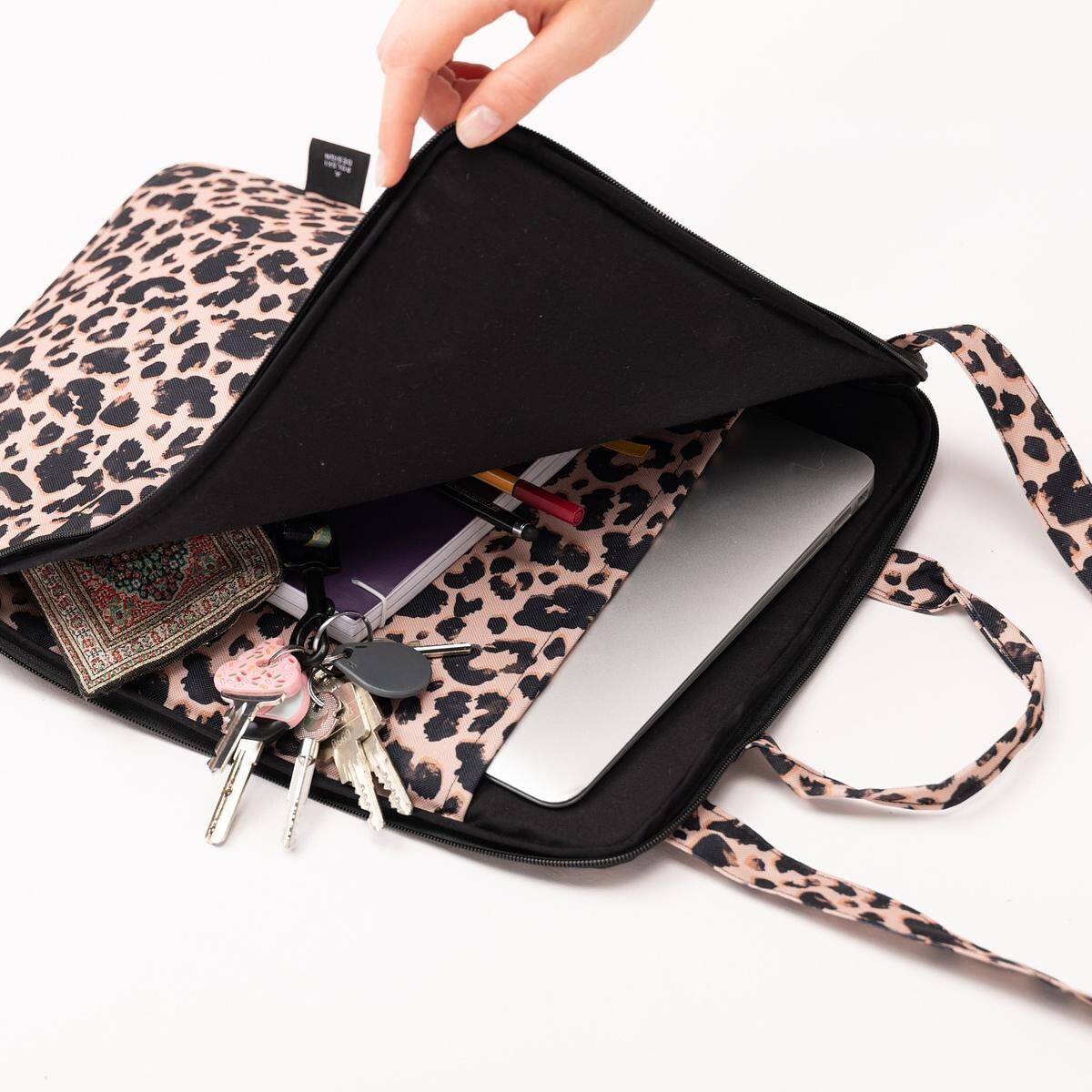 Etui na laptop "Piesy floresy"