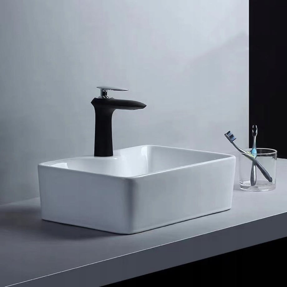 Umywalka nablatowa ceramiczna 47x37cm