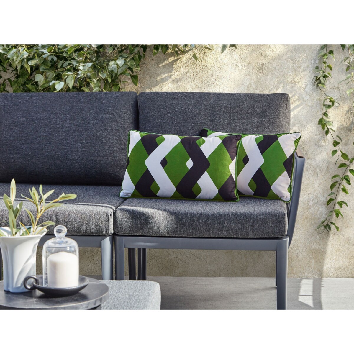 Zestaw 2 poduszek ogrodowych SWAY Wzór geometryczny 30 x 50 cm Kolorowy