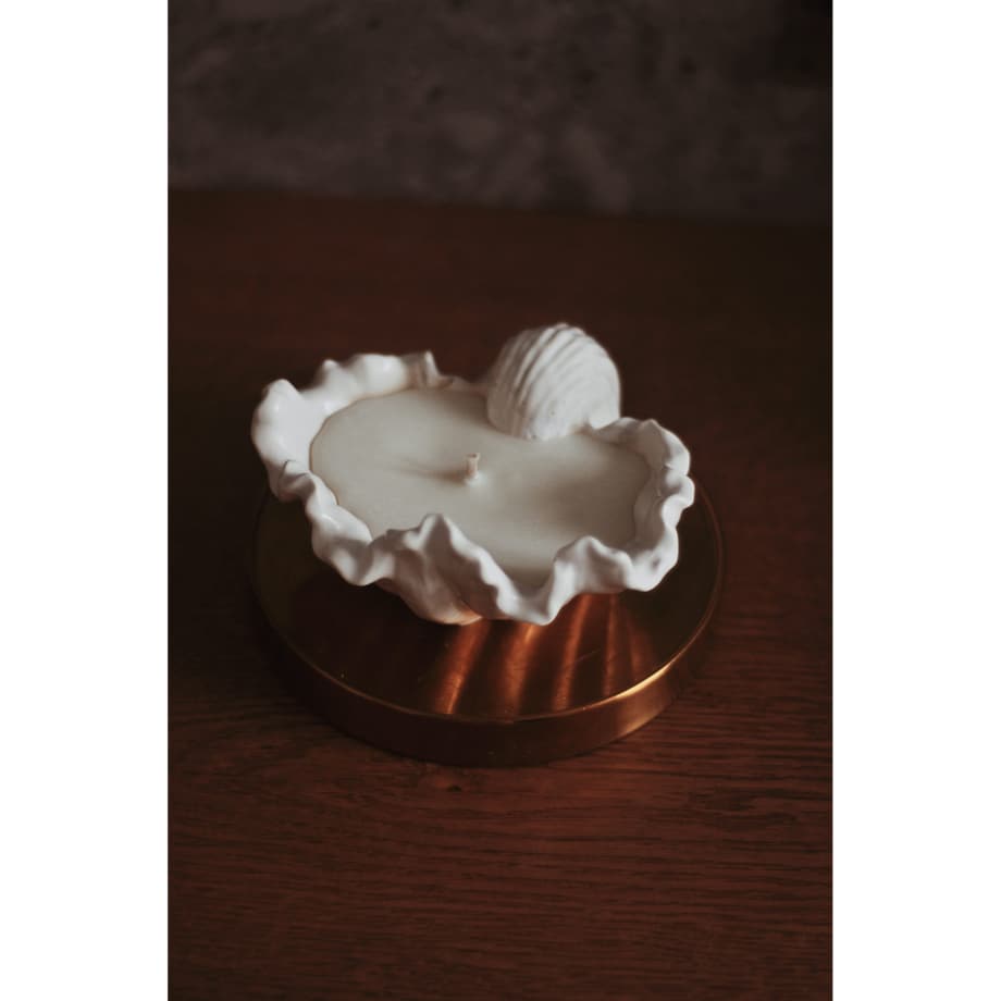 Świeca sojowa Muszla 100 g Biel N°7 "Cytrynowy las"