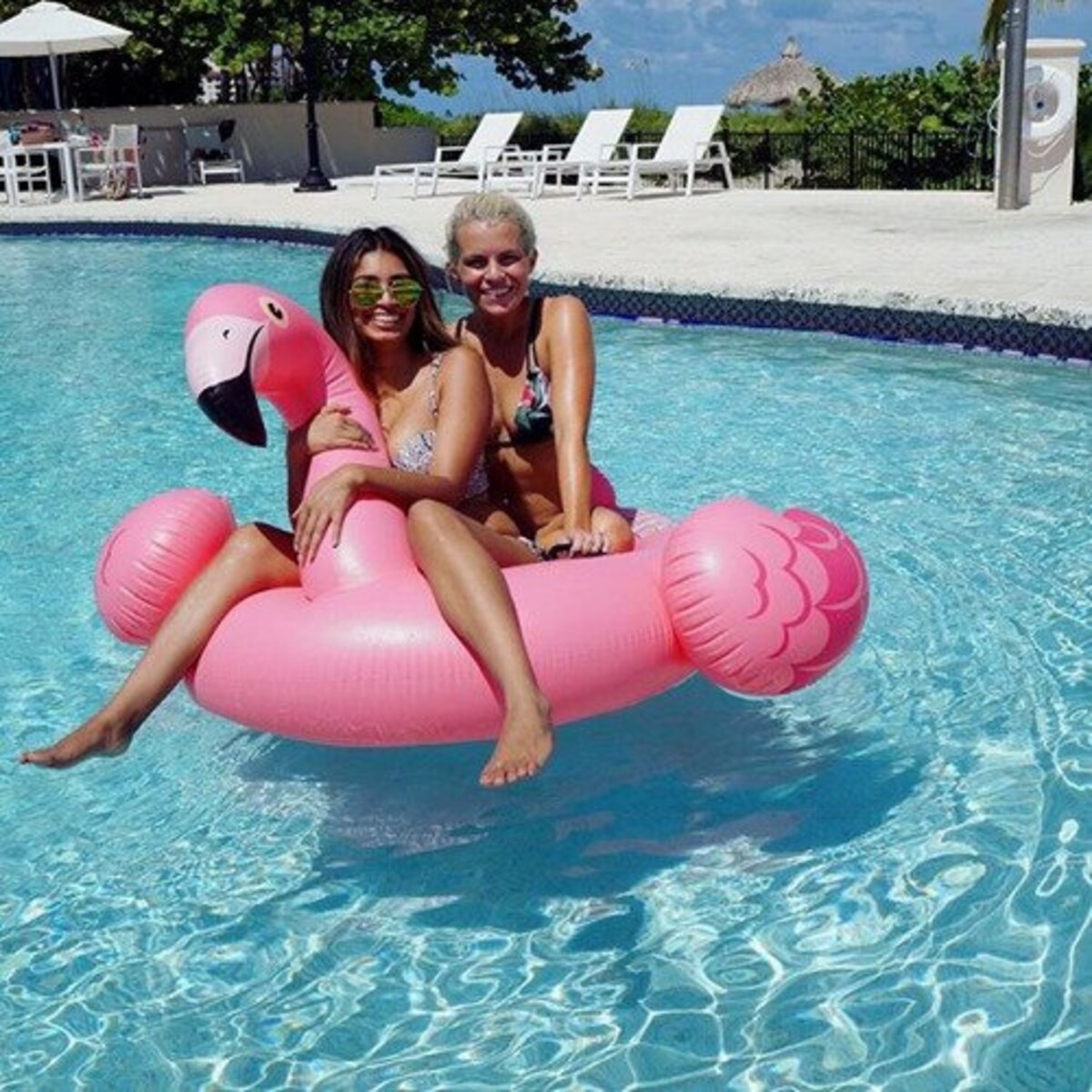 Duży materac do pływania FLAMING, nadmuchiwany, INTEX