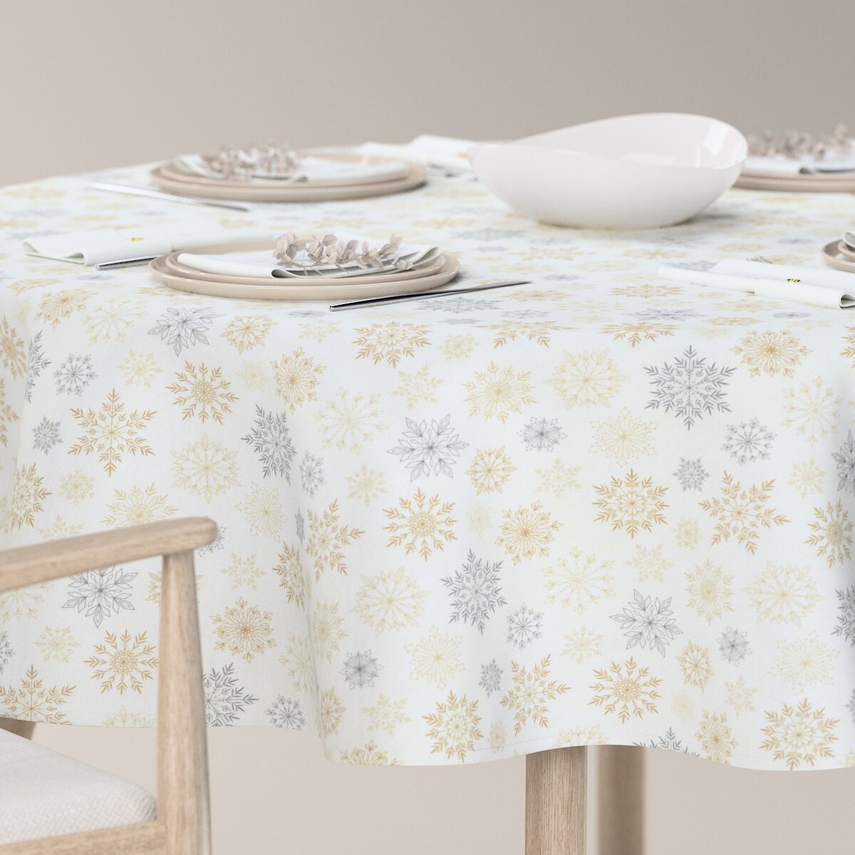 Obrus okrągły 160 x 160 cm złote, srebrne gwiazdy na białym tle