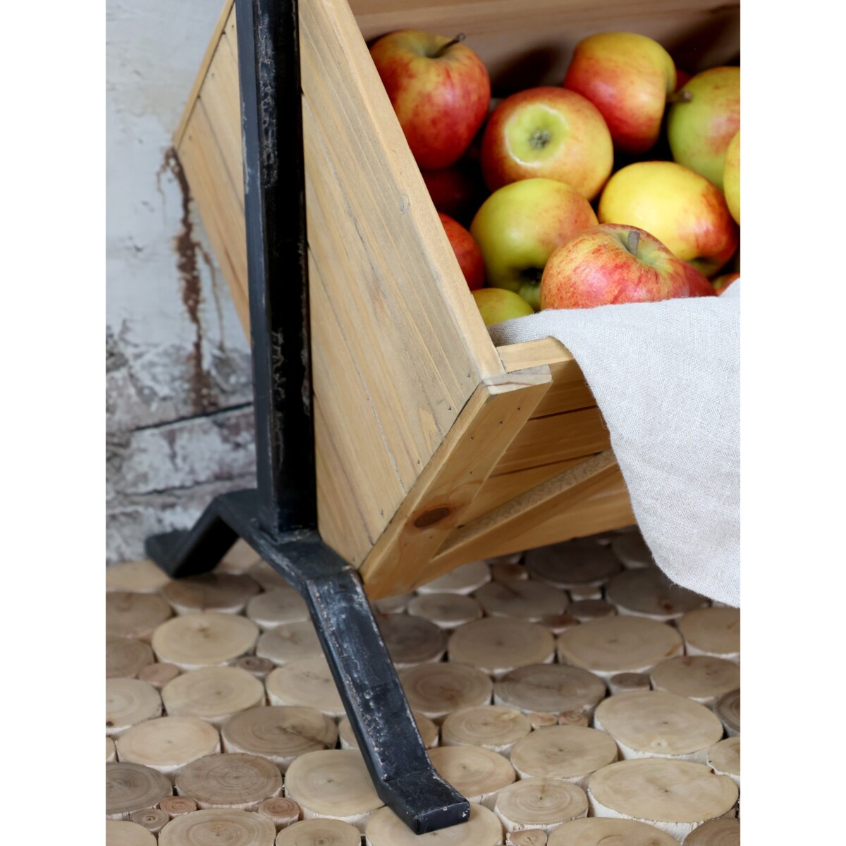 Stojak metalowy ze skrzyniami na owoce 104 cm