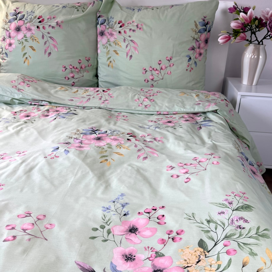 Pościel bawełniana satynowa 200x220 cm Kwitnąca Wiśnia na zielony tle