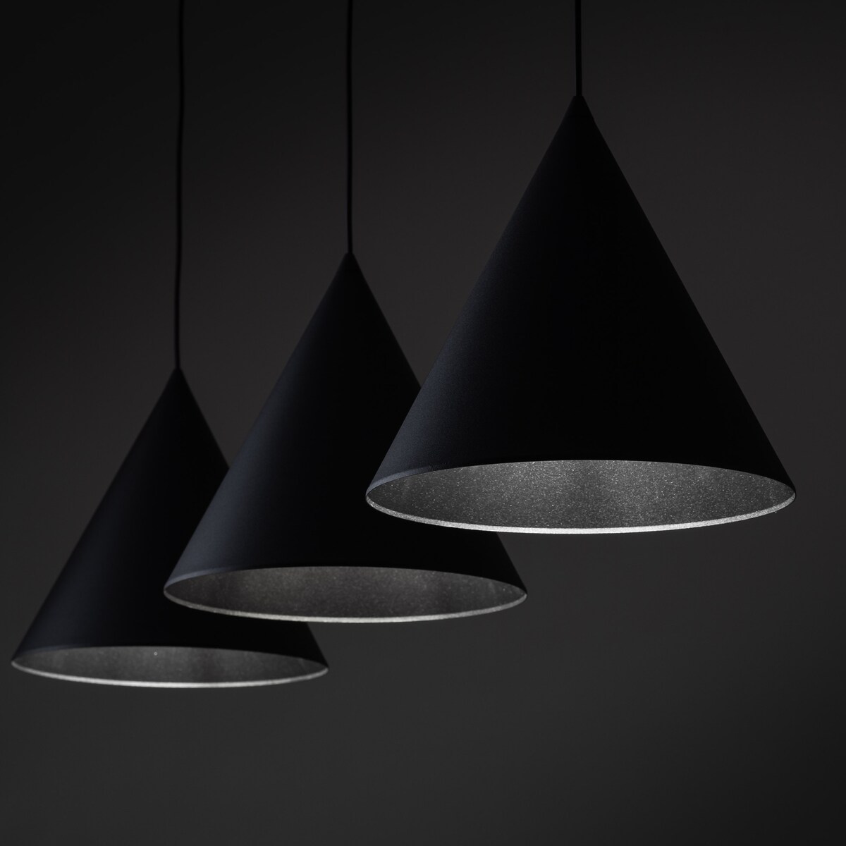 Czarna Lampa Wisząca Na Listwie Stożki Metalowe Tk Lighting Cono L