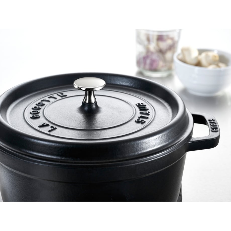 Garnek żeliwny okrągły Staub - 3.8 ltr, Czarny