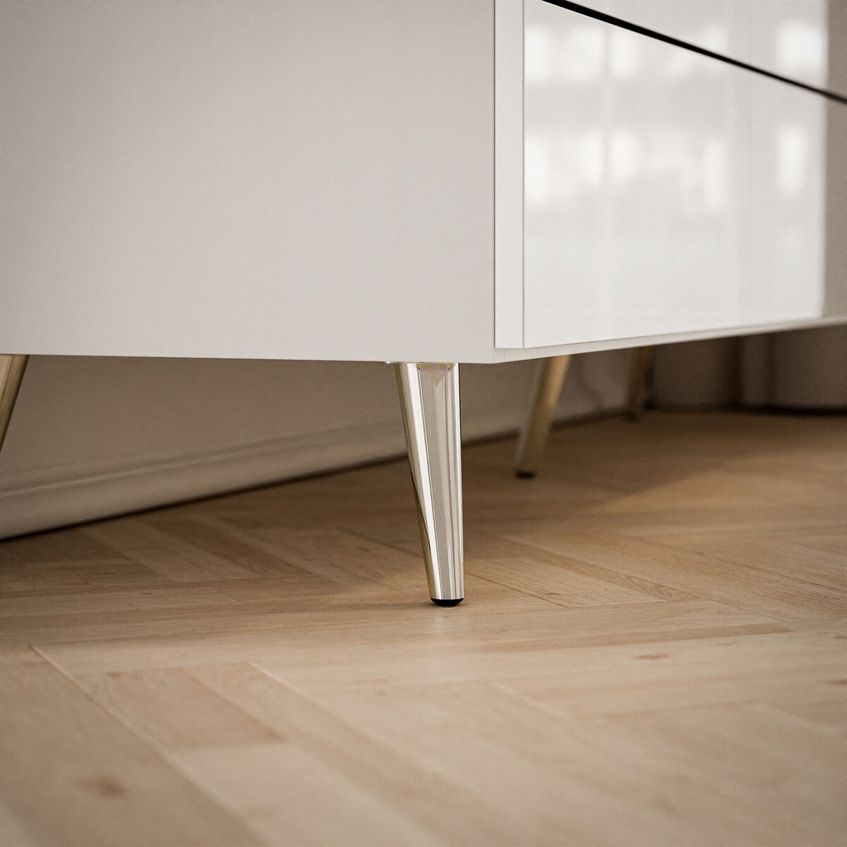 Komoda AURORA SILVER 3D biały połysk nogi skośne