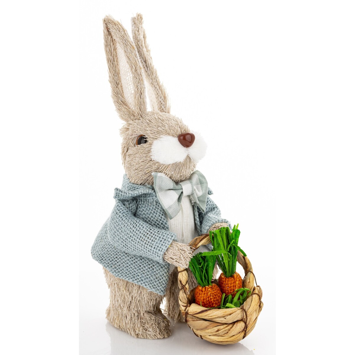 Dekoracja - króliczek z koszykiem marchewek 23,5x10x13 cm w niebieskim kubraczku