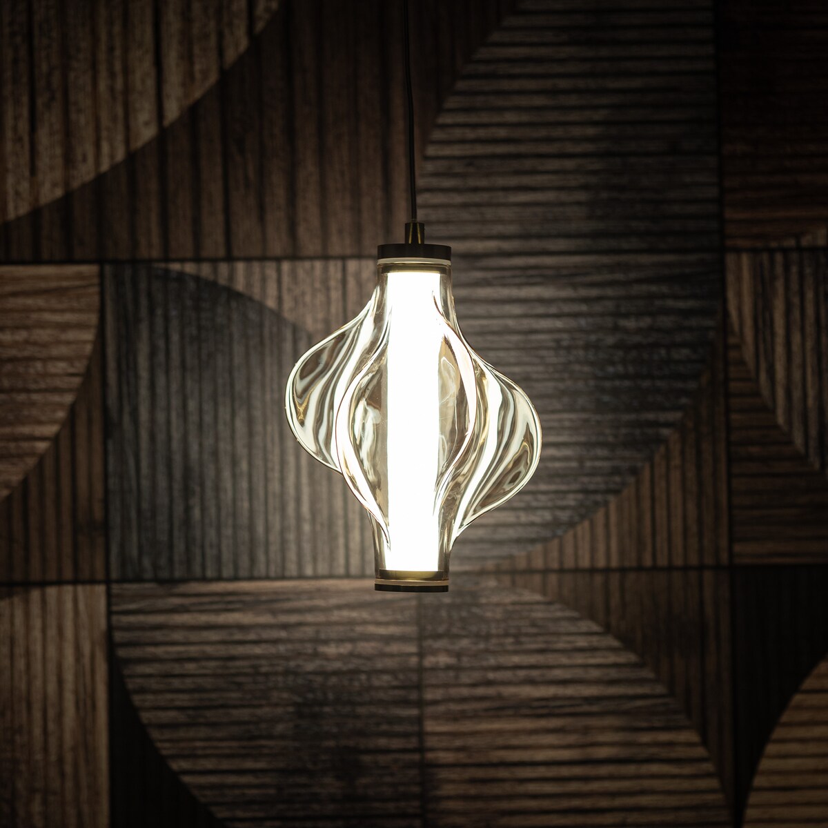 Lampa wisząca LED 8W ELVA Brass bursztynowa TK Lighting – regulowana, ciepłe światło 3000K, 1032 lm