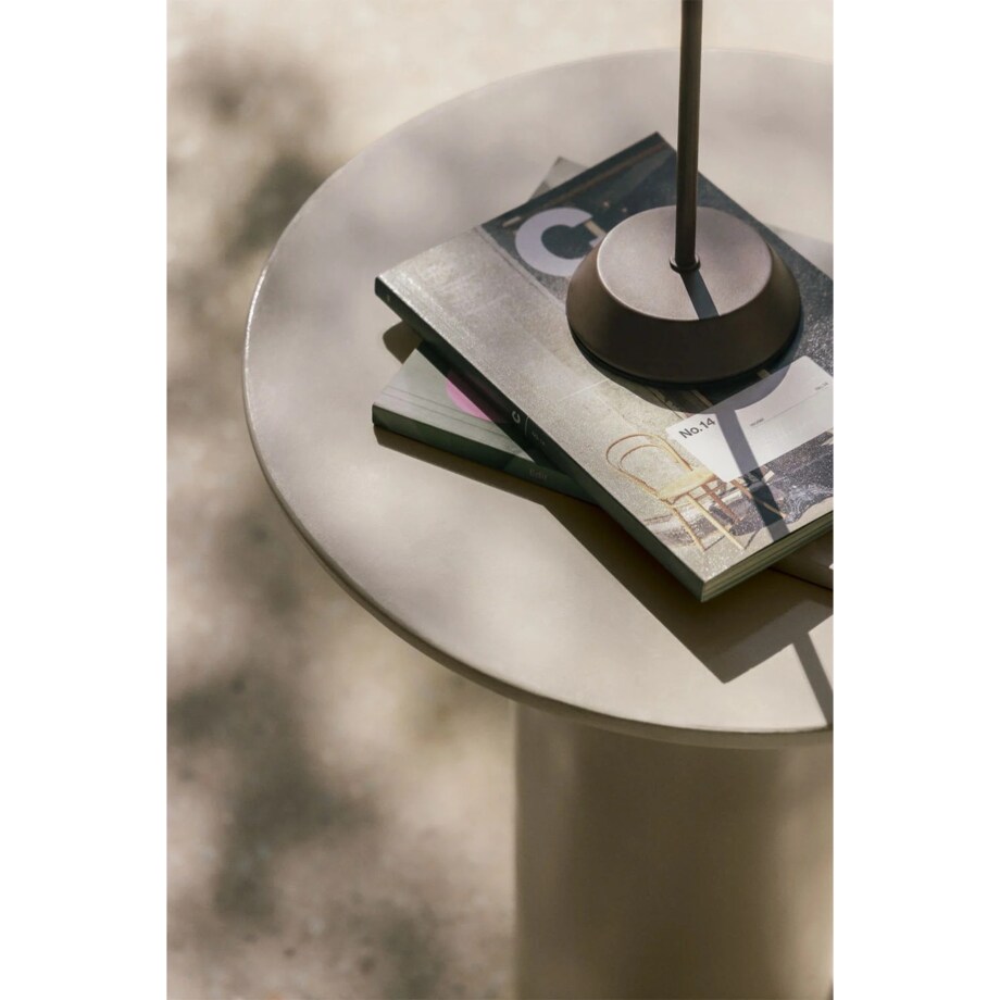 Stolik pomocniczy, Ø45 cm z cementu Layana, kremowy wysoki połysk