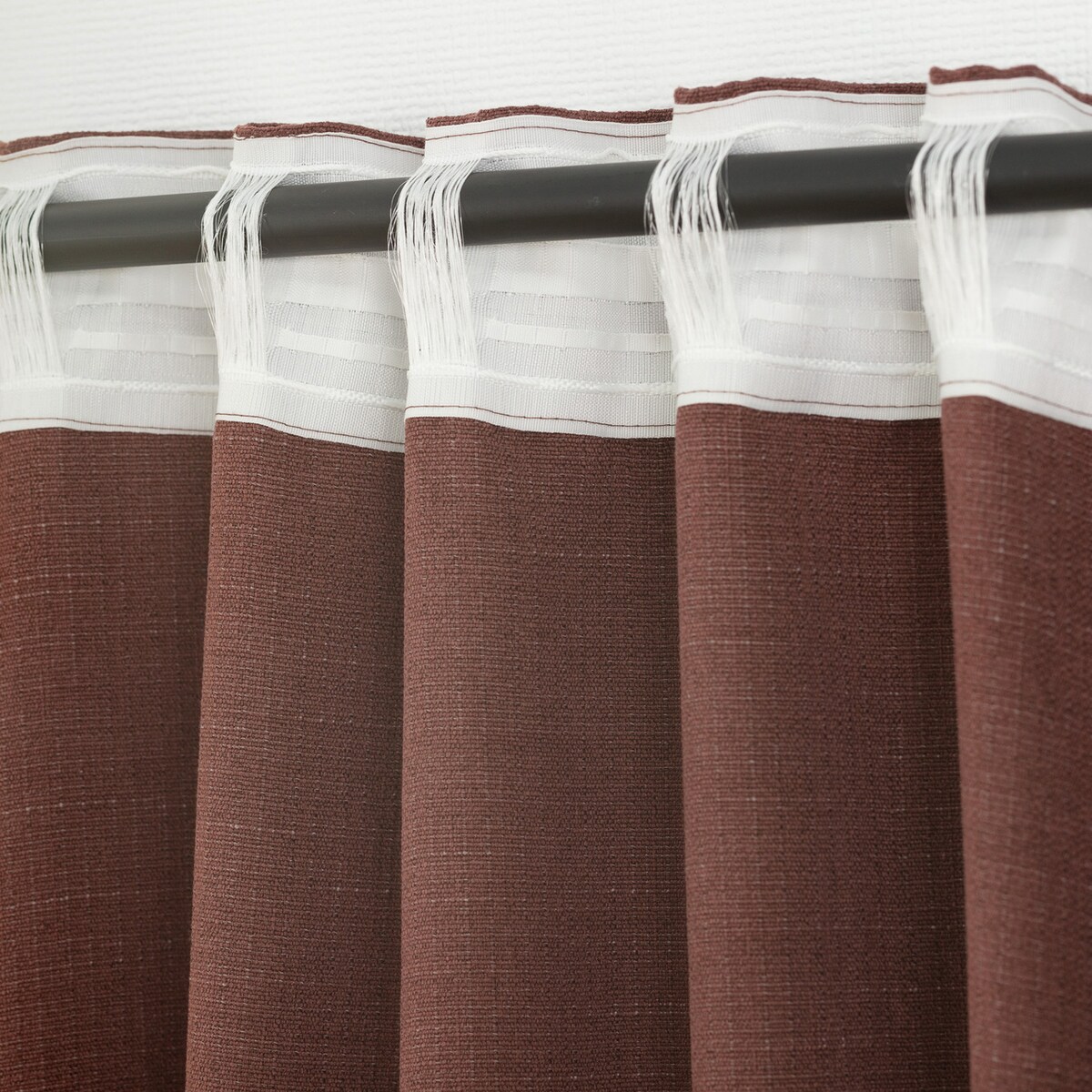 Zasłona BASIC na taśmie marszczącej 140x280cm wrzosowy brąz 1 szt. 140x280 brązowy