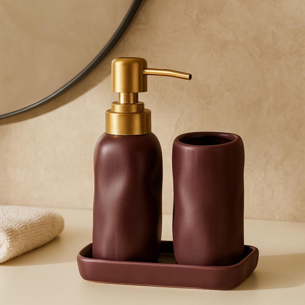Zestaw łazienkowy EON, ceramiczny dozownik ze złotą pompką, kubek i taca