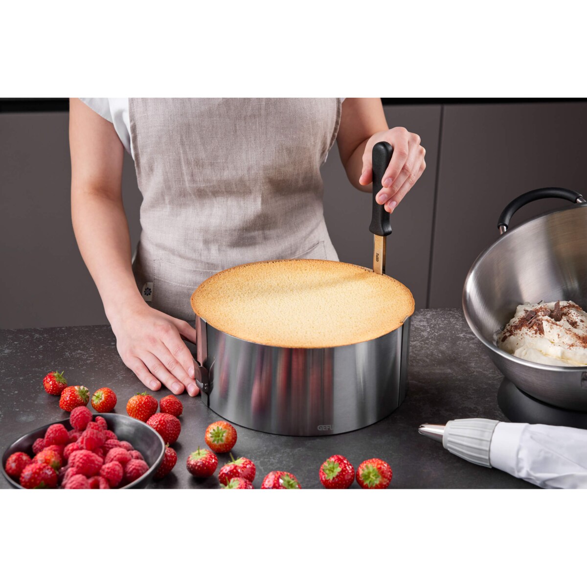 Nóż do odkrawania brzegów ciasta TONDO