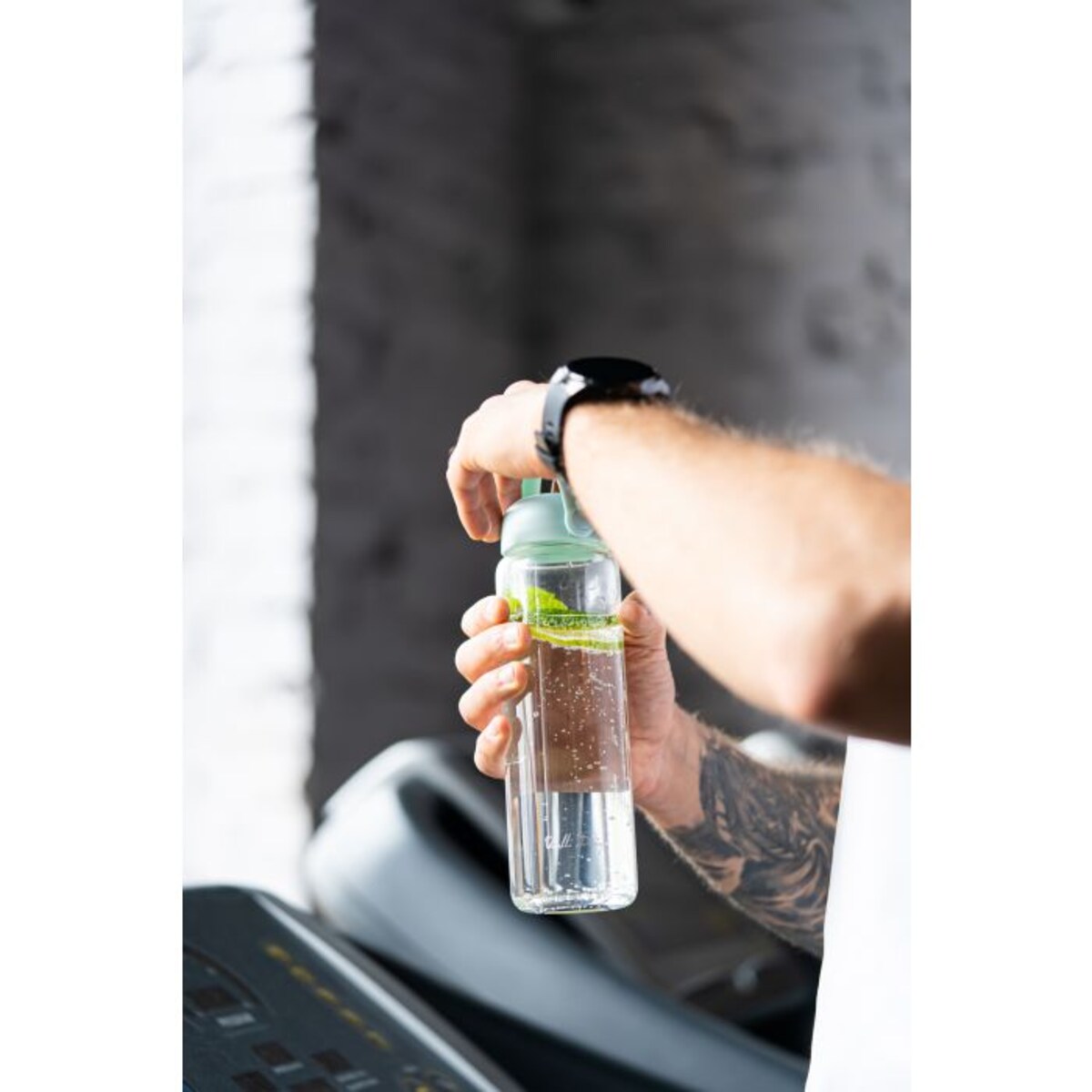Szklana butelka na wodę Fuori 540 ml miętowa 30251