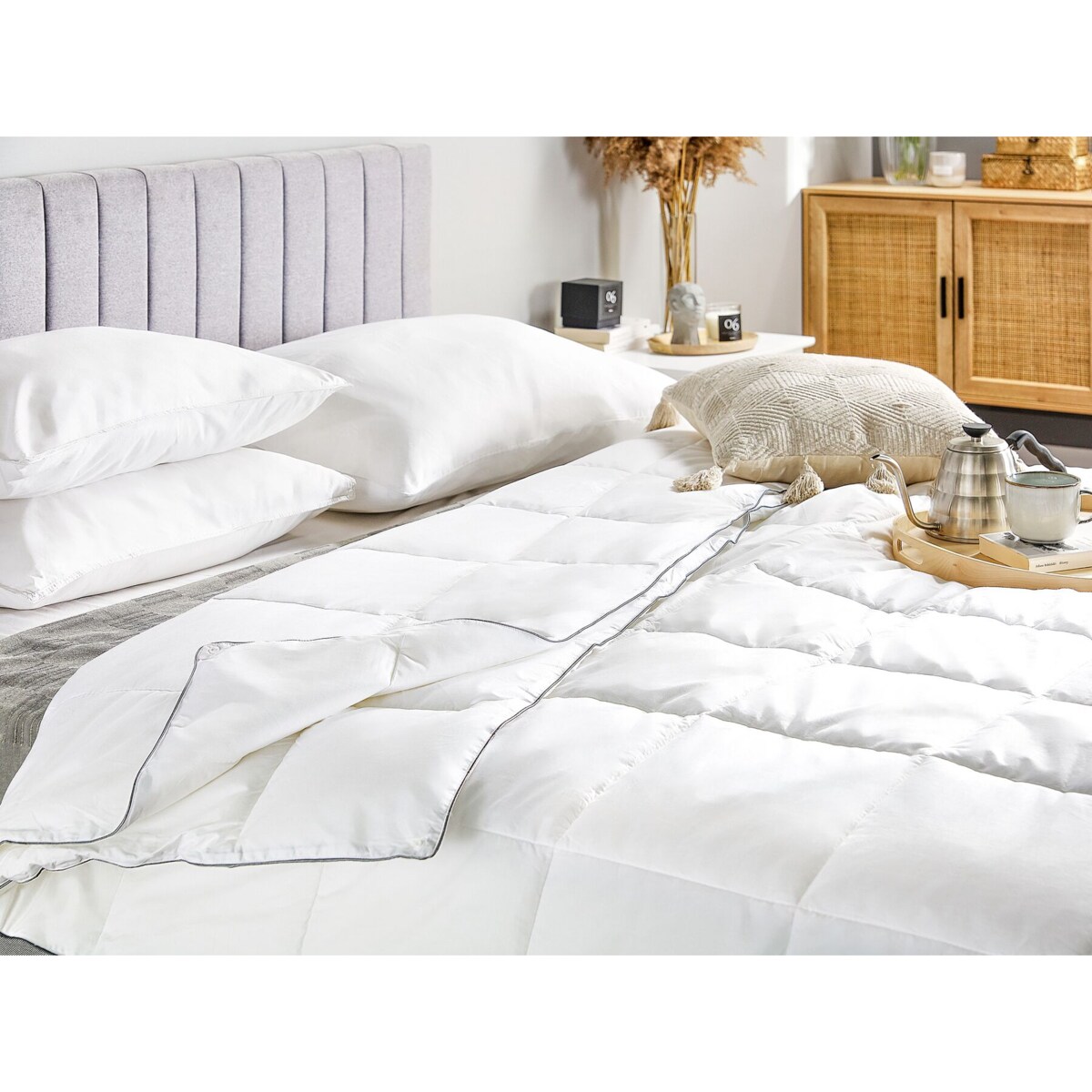 Dwuwarstwowa kołdra z mikrofibry całoroczna 200 x 220 cm NUPTSE