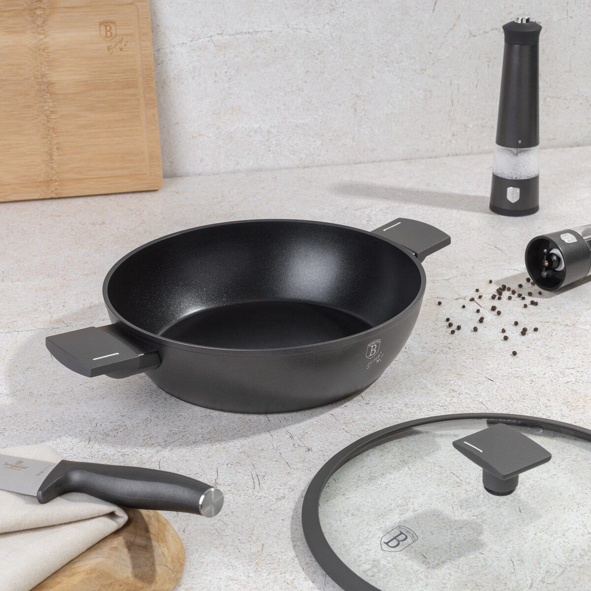 Garnek niski tytanowy z pokrywką 28cm 3.8L BERLINGER HAUS Antracit