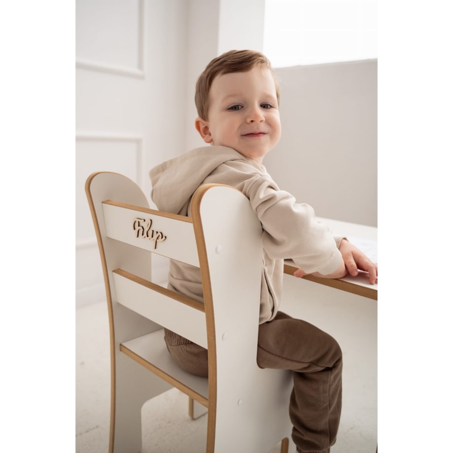 Stolik + krzesełko z imieniem