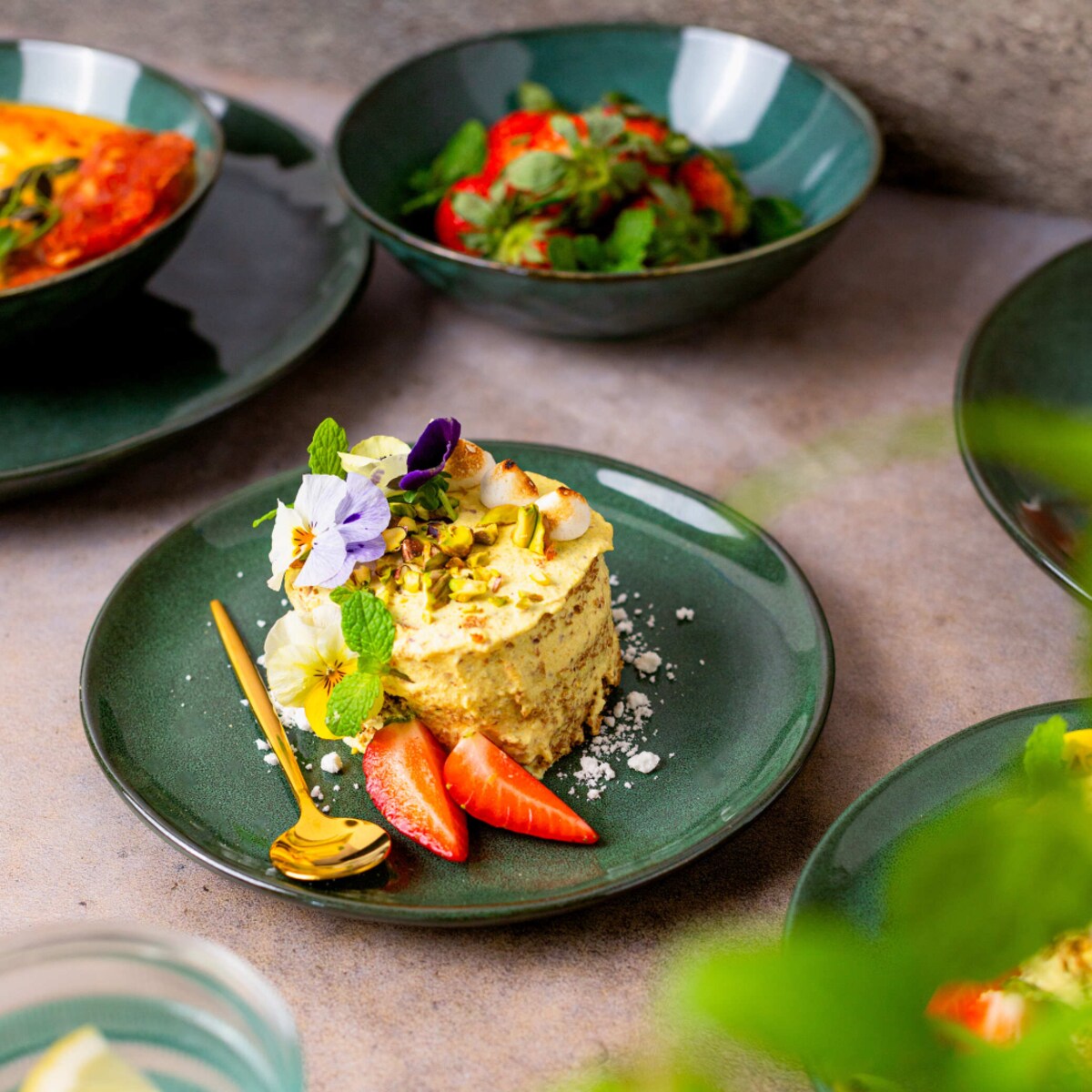 Serwis obiadowy Uminami zielony na 12 osób 36 szt. Nowoczesny Do zmywarki Komplet talerzy