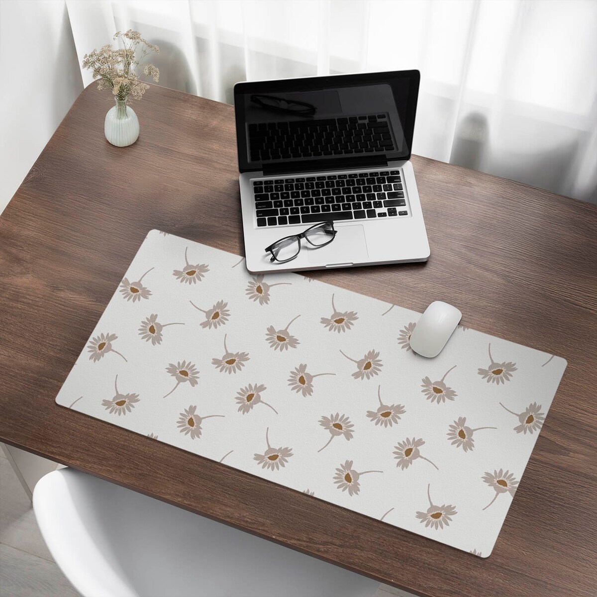 Beżowa mata na biurko Kwiatowy wzór retro, 90x45 cm