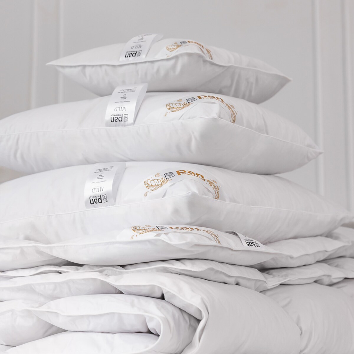 Poduszka puchowa 70x80 MILD marki PAN MATERAC