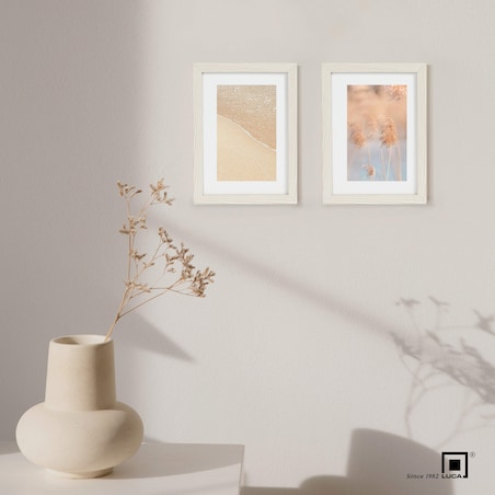 Biała ramka z przetarciami na zdjęcia 10x15 cm rama MDF z plexi wisząca stojąca klasyczna ramka