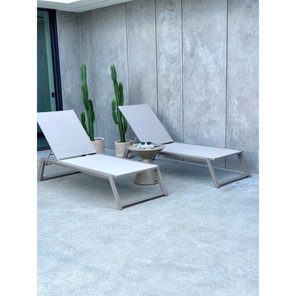 ALUMINIOWY LEŻAK OGRODOWY SERENE SZAMPAŃSKI