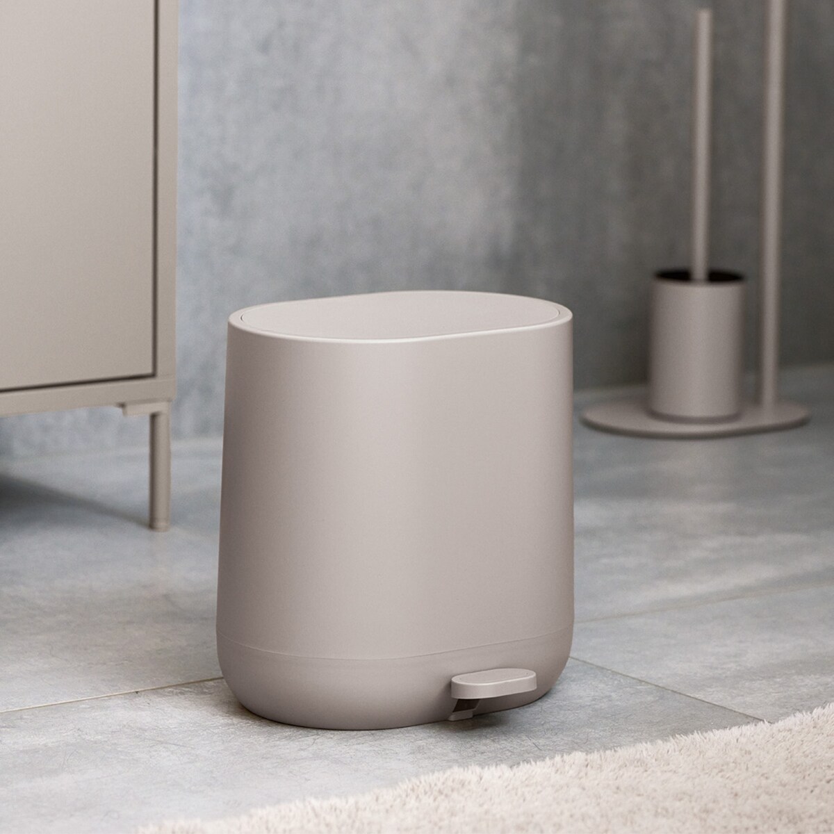 Kosz pedałowy z wolnoopadającą pokrywą ZELLER, 6 l