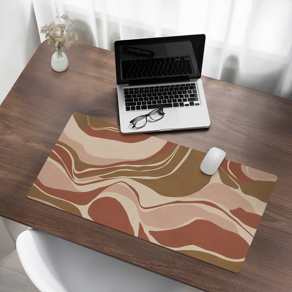 Beżowa mata na biurko Abstrakcyjne fale, 90x45 cm