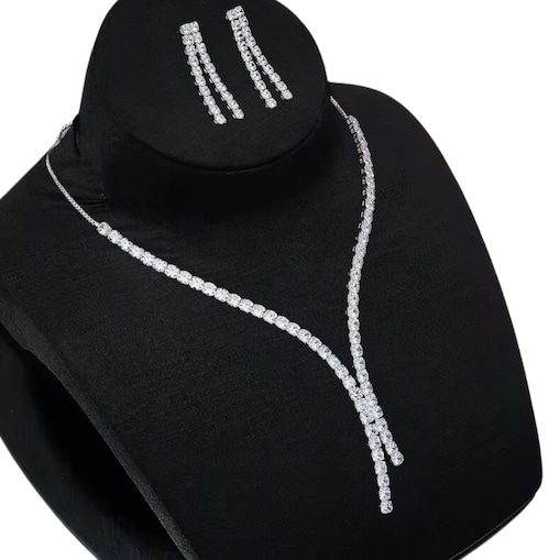 Komplet biżuterii kolczyki Naszyjnik V srebrny słupki nitki cyrkonie proste