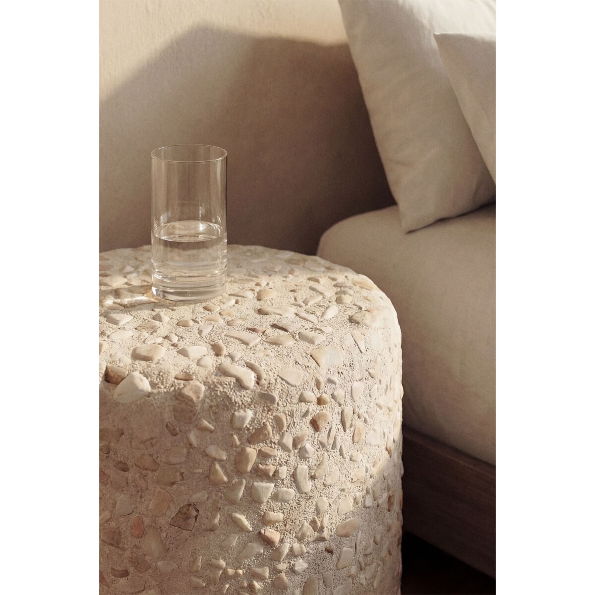 Stolik pomocniczy, boczny, Ø35 cm z betonu, Elyndra,